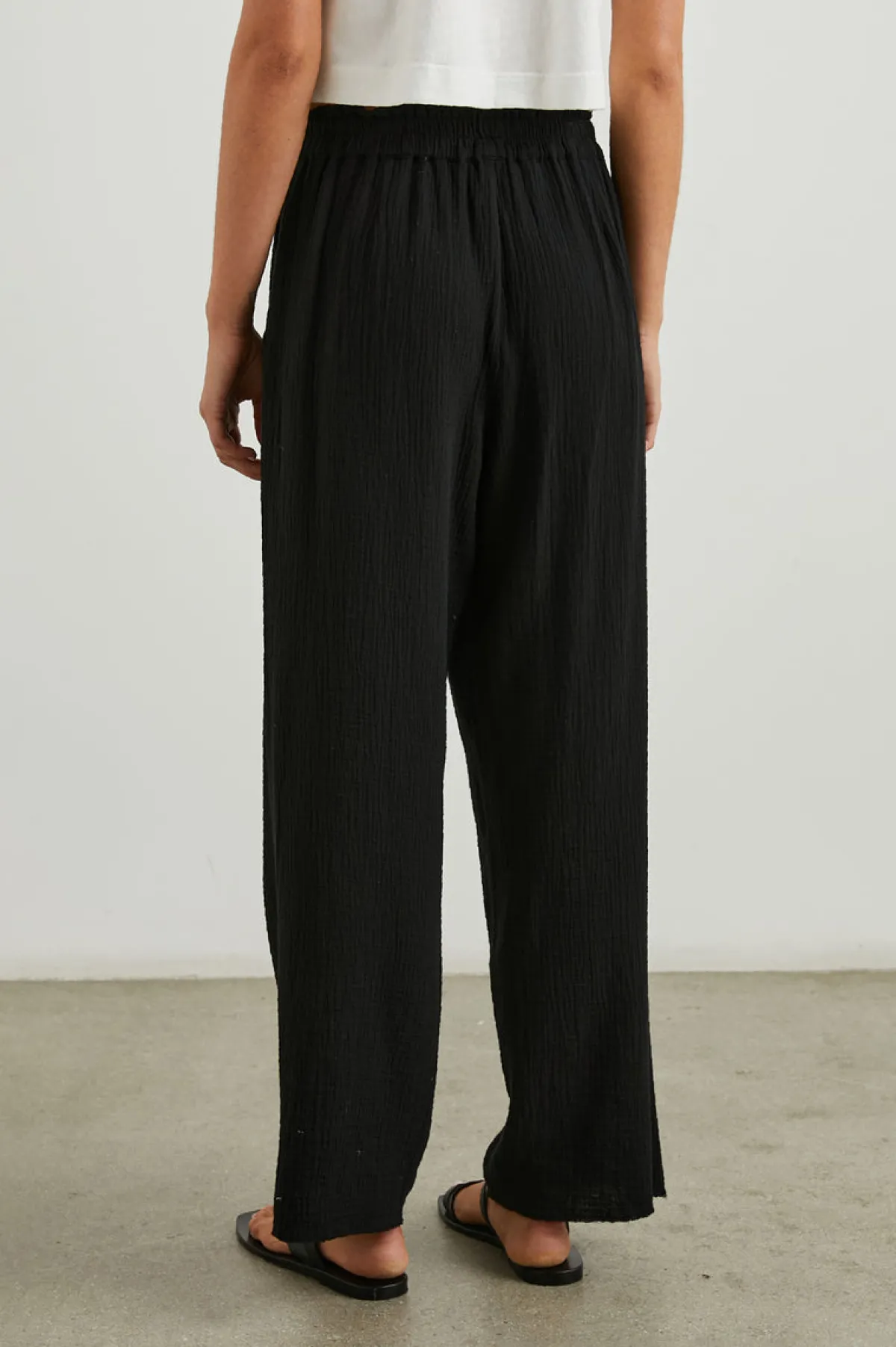 LEON CROP PANT - BLACK GAUZE|Rails Online