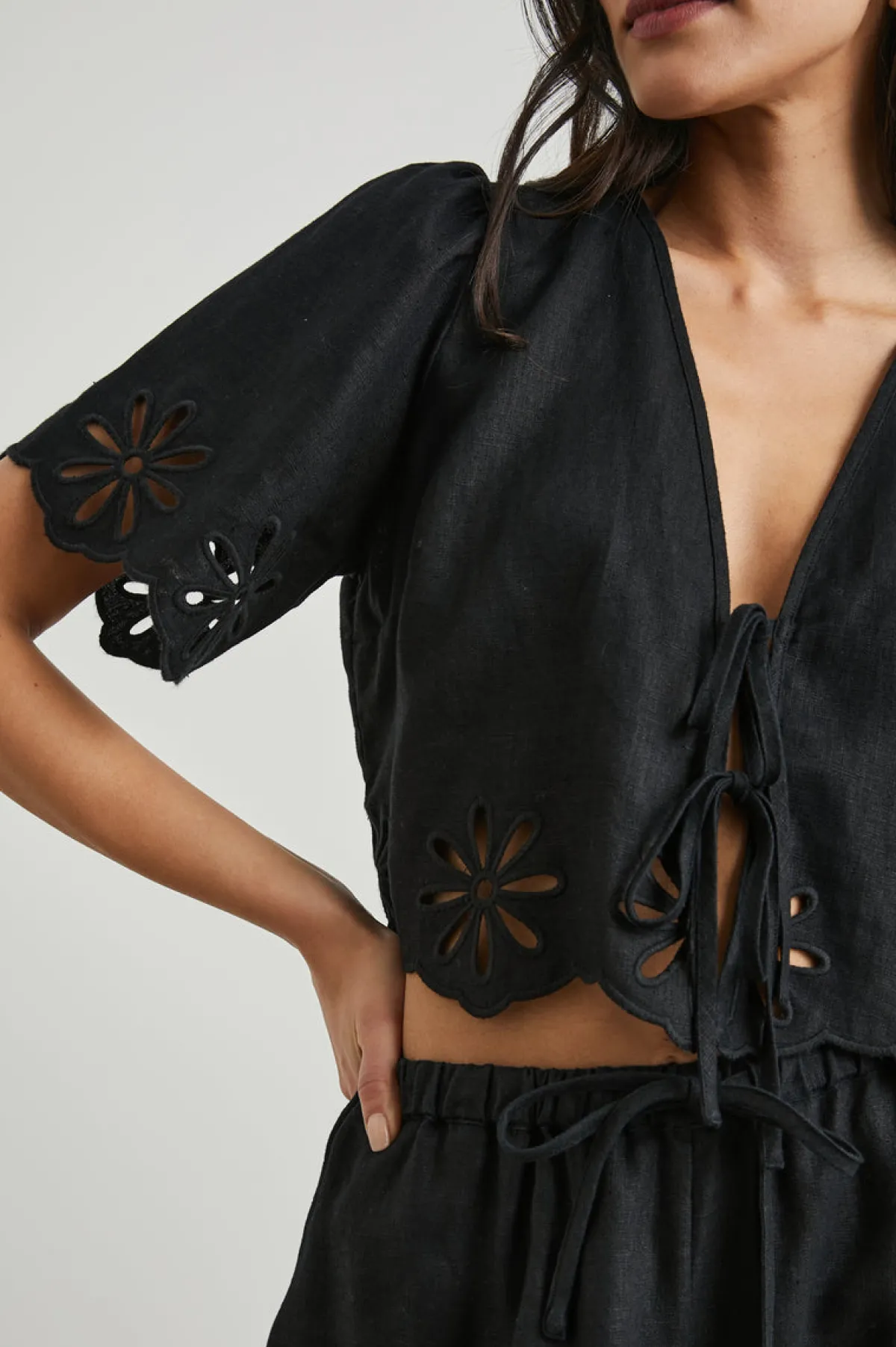 PARI TOP - BLACK EYELET|Rails Hot